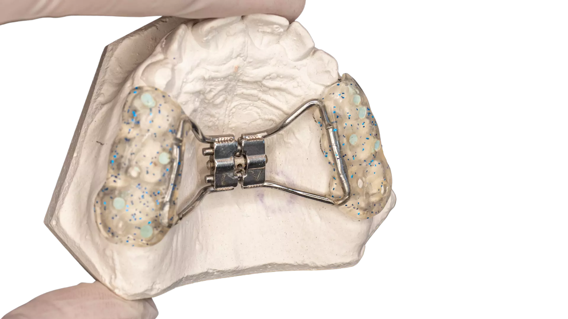 Çiğli İzmir’de yetişkin ve çocuklar için diş teli, şeffaf plak ve ortodonti tedavisi sunan Dr. Kutay Gürel Diş Kliniği’nin modern tedavi odası.